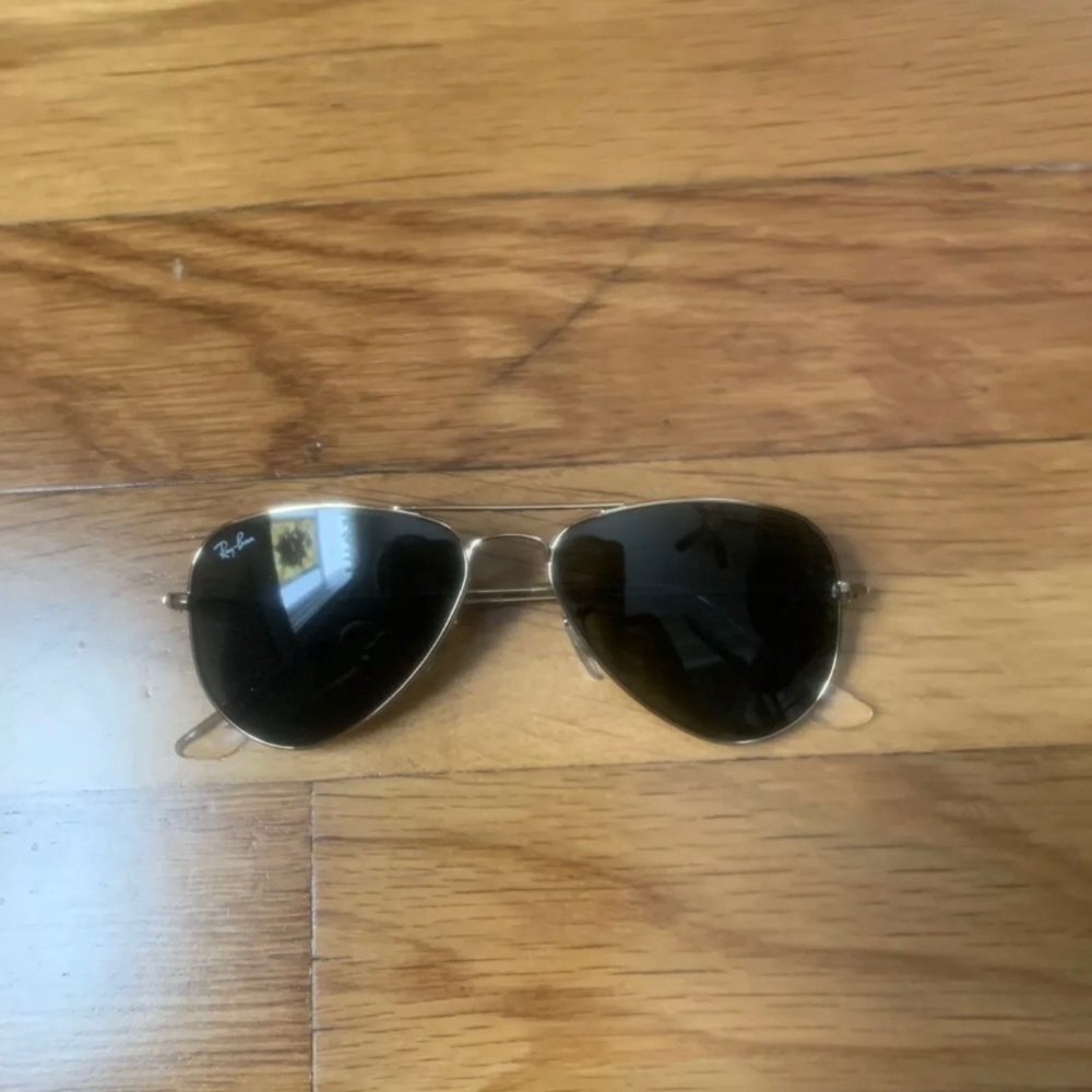 Women’s Ray Ban Aviator sunglasses